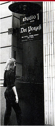 Eingang des Studio 1-Kinos